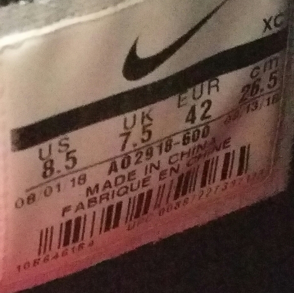 Kyrie 5 Breds - Picture 7 of 7